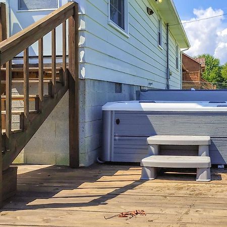 Dog-Friendly Fayetteville Home With Hot Tub! Eksteriør billede