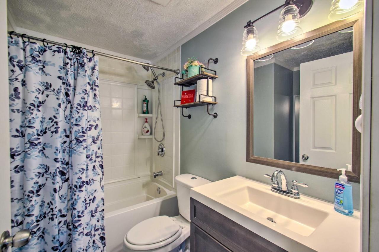 Dog-Friendly Fayetteville Home With Hot Tub! Eksteriør billede